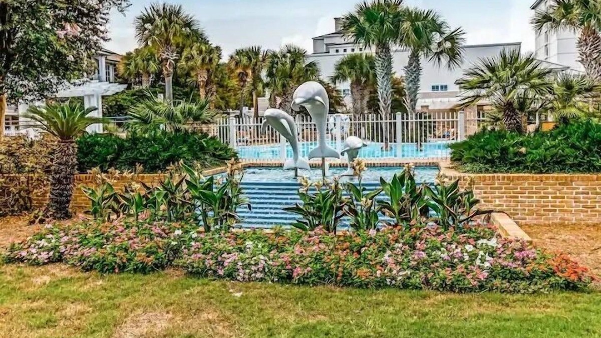 Villa Lago Condo | SUN KISSED condo, Fantastic Location w/pool