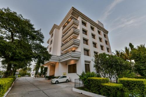 Shirdi Hotel | Sun-n-Sand Suites, Shirdi