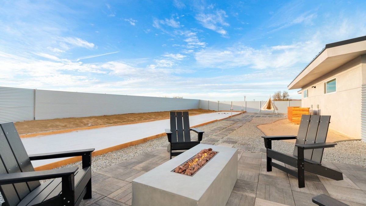 Joshua Tree House | 🌵 Sun Oro Joshua Tree - Hot Tub, BBQ, Fire Pit & Gameroom - A Private Desert Oasis 🌵