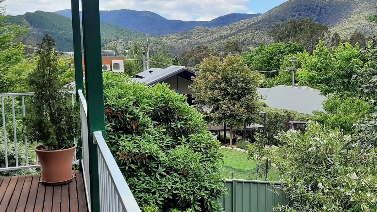Bright House | Sun Peaks in Bright, home with a view