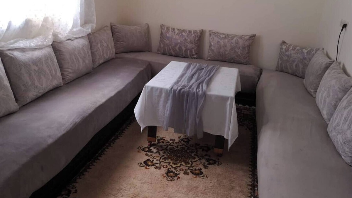 Diza House | Sun & Sand Short-Term Apartment by the Beach!