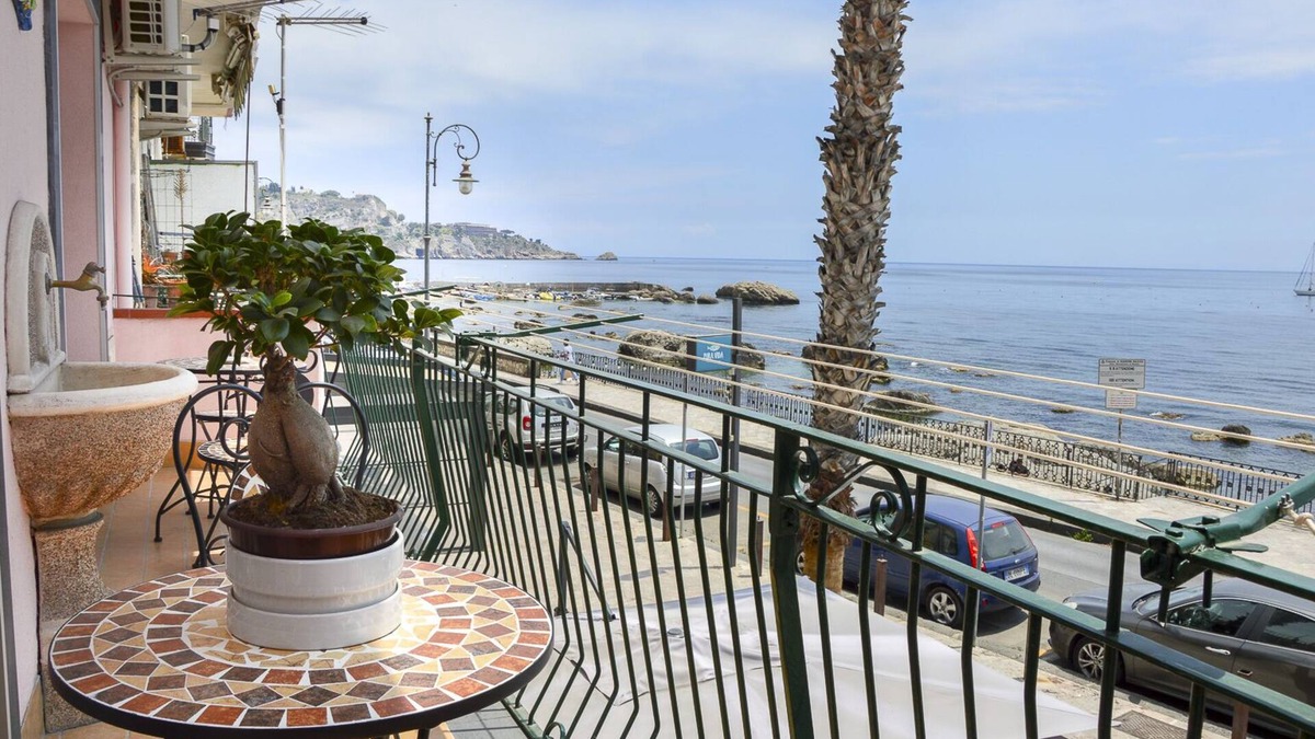 Giardini Naxos Apartment | SUN SEA HOUSE TAORMINA