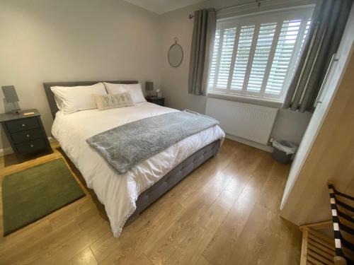 Weybridge Apartment | Sun Terrace Lodge Weybridge