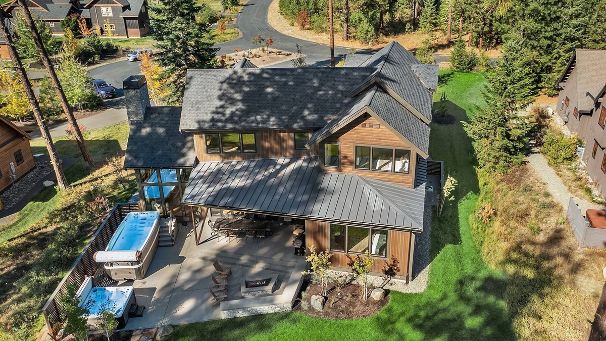 Cle Elum House | Suncadia's #1 6BR/6BA Luxury Retreat! Huge Swim Spa*Hot Tub*Game Room*5 Mstrs