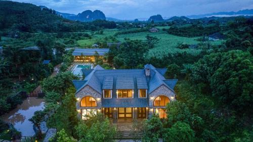 Tan Lac Cabin | Sundara Retreat