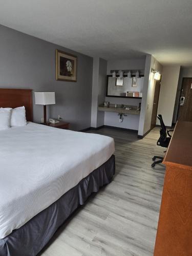 Fairfield Hotel | Sunflower Hotel
