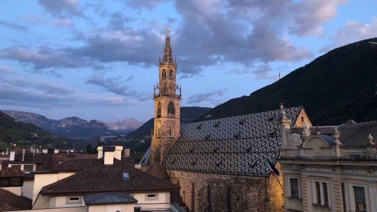 Old Town Apartment | Sunflower House