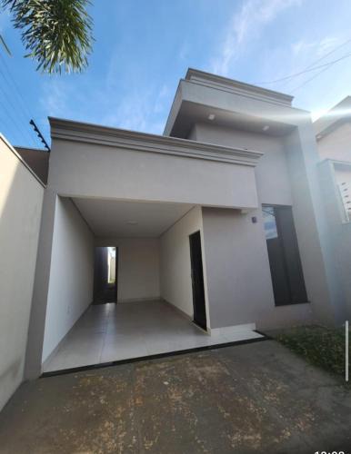 Rondonopolis House | Sunflower residential house for rent