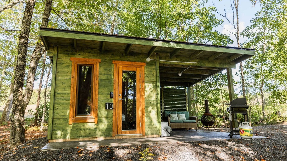 Kings County Cabin | Sunken Escapes Bear Cub Cabin #9