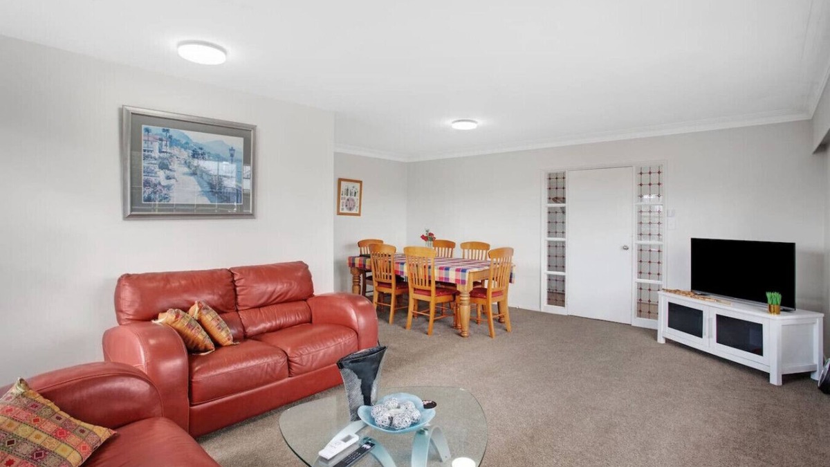 Greenlane - Ellerslie House | Sunlit Glow Spacious 5BR Home on Ladies Mile