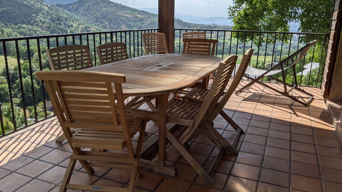Llo Ski Chalet | Sunlight and quiet. Mountains, thermal baths and pool in summer. Panoramic view.