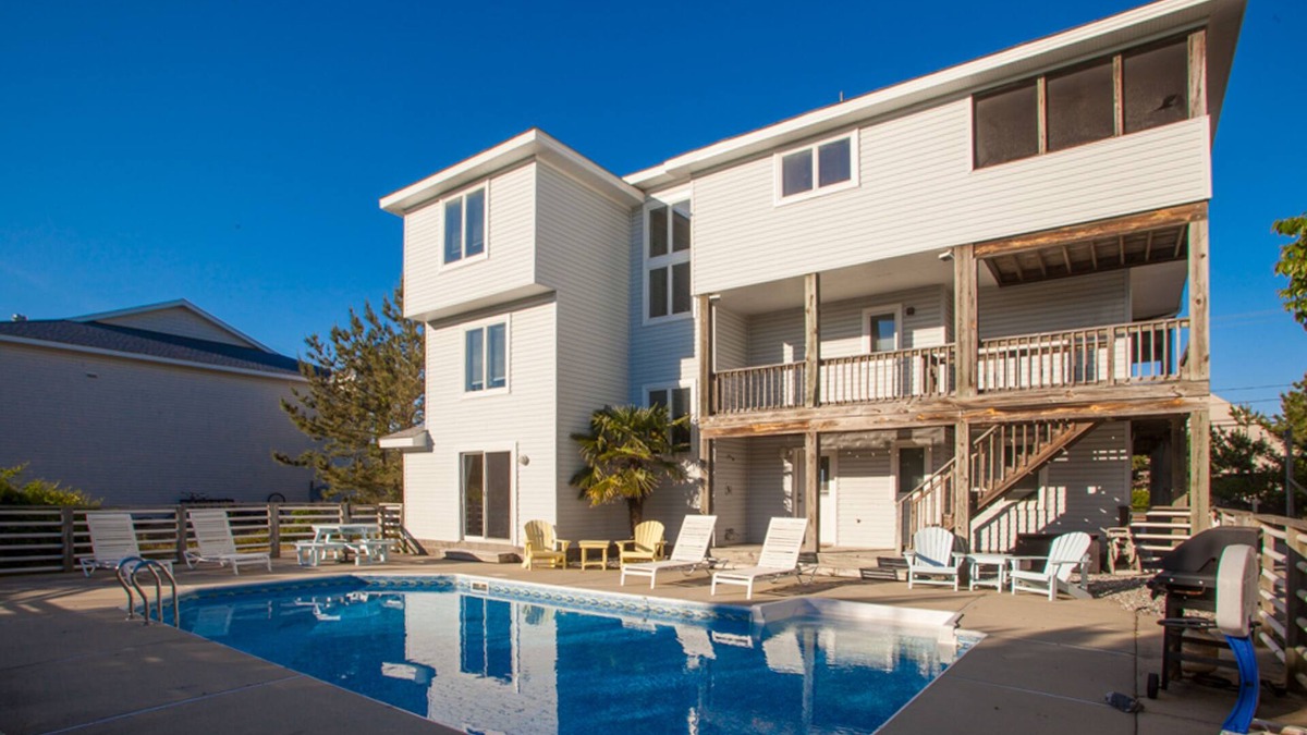 Sandbridge House | Sunlit 3-story home with private in-ground pool, balcony, washer/dryer