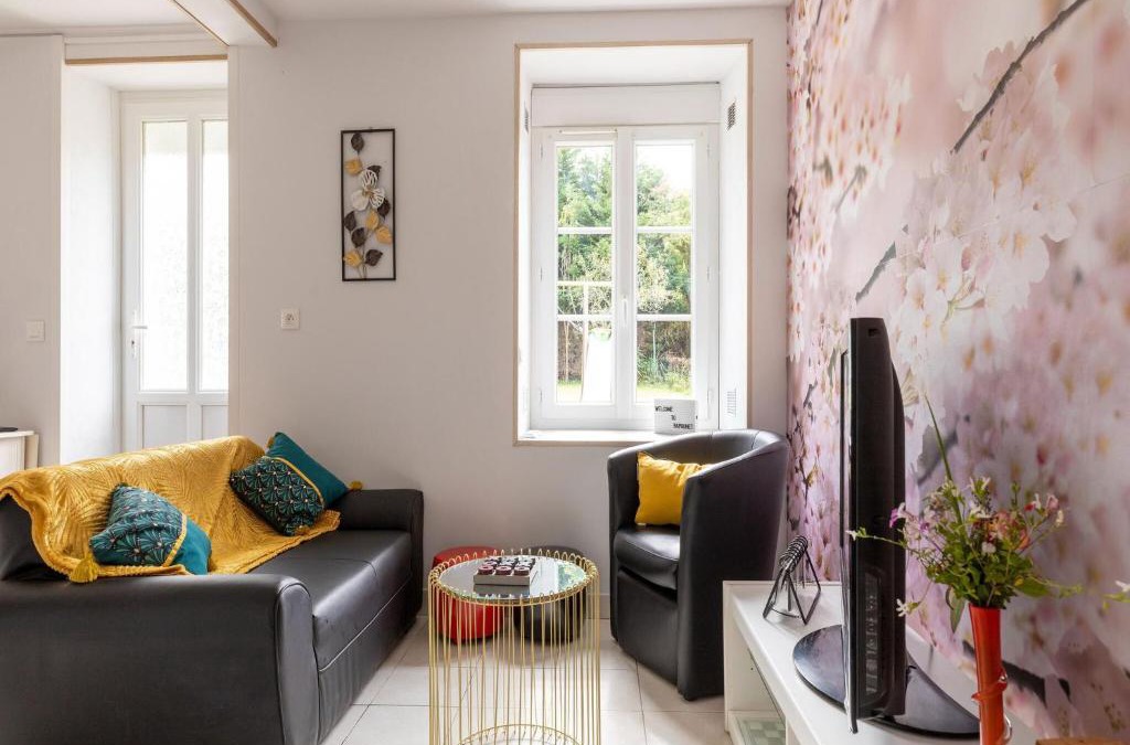 Isigny-sur-Mer House | Sunlit Garden Escape Normandy
