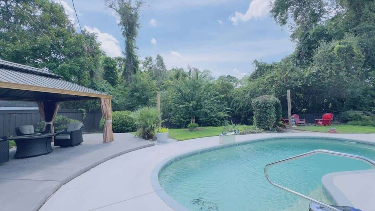 Little River House | Sunlit Hideaway 3BR, 2BA house pool