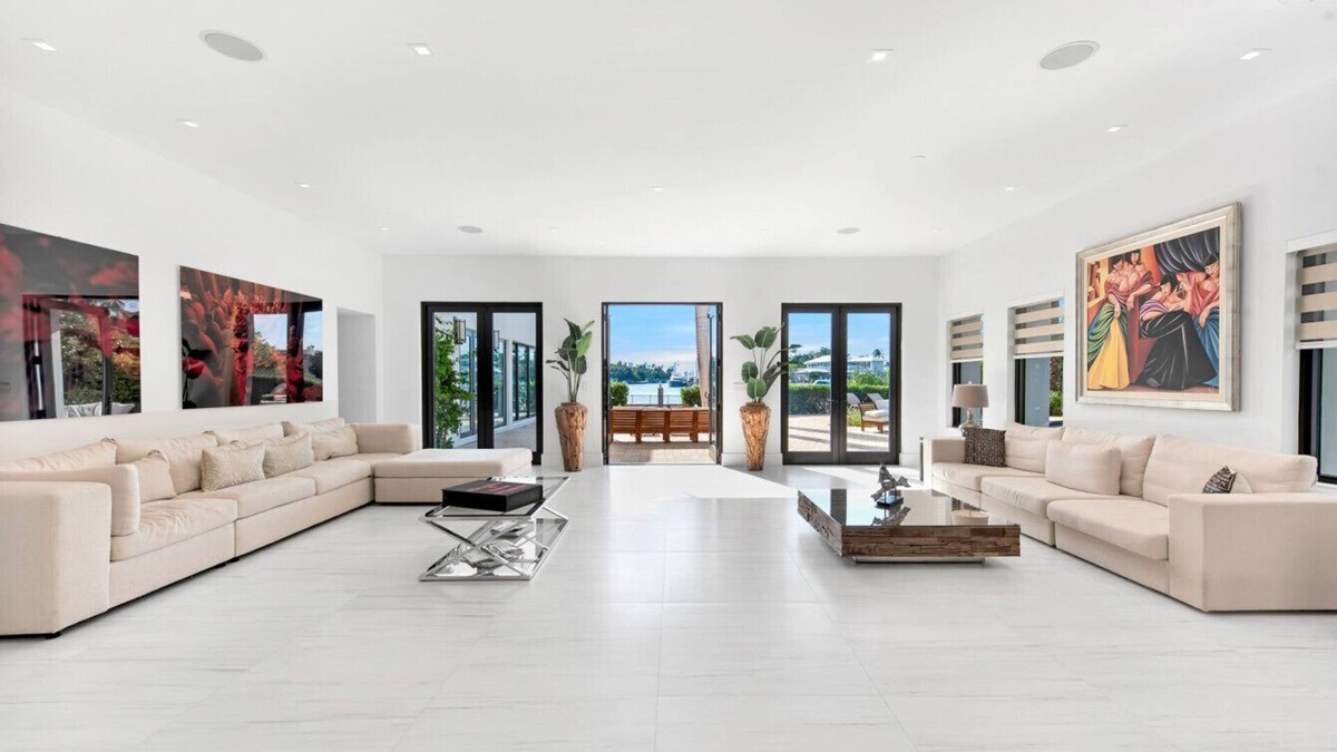Seybold Villa | Sunlit Stylish Sanctuary - Ultimate Miami Luxury