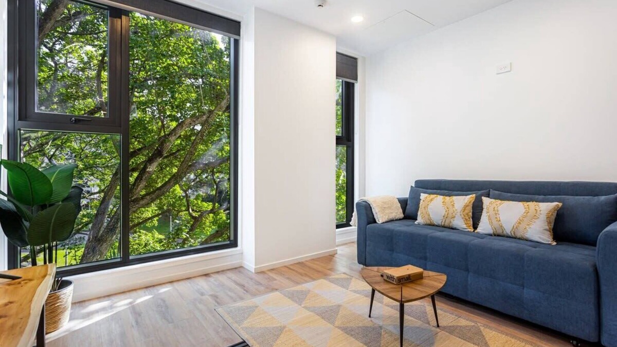Newton Apartment | Sunny 1BR Retreat in Heart of CBD by Zodiak Stays