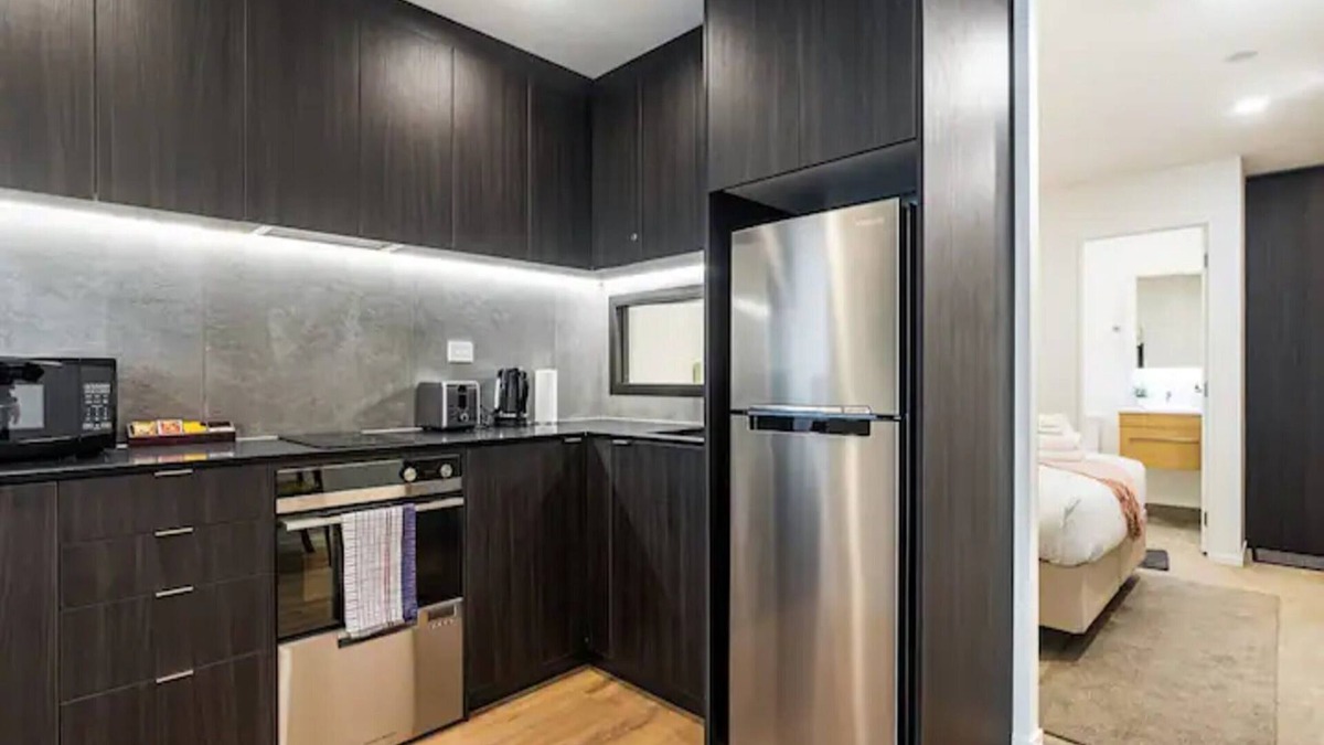 Newton Apartment | Sunny 1BR Retreat in Heart of CBD by Zodiak Stays