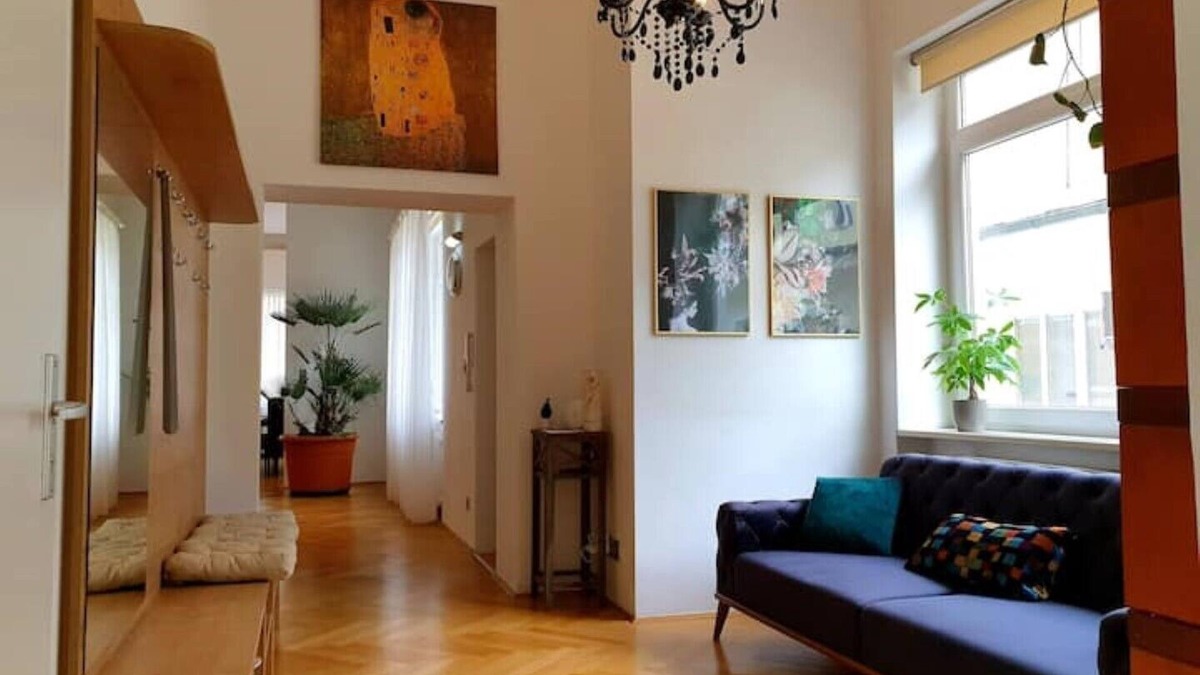 Favoriten Apartment | Sunny and spacious apartment near the city center