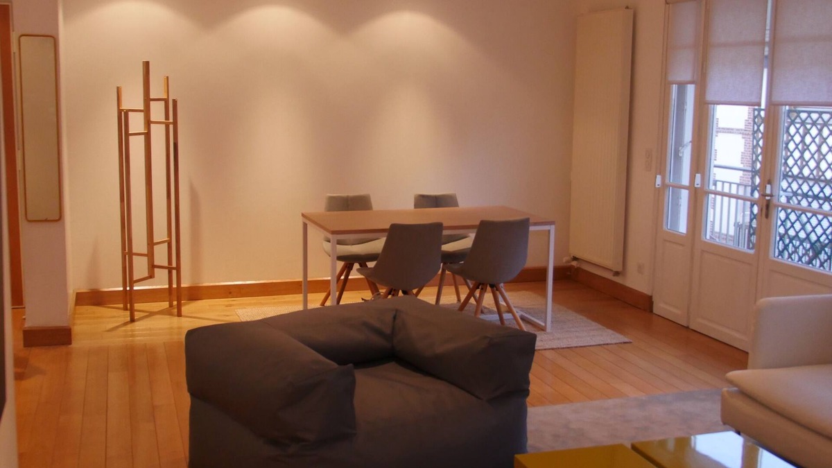 Deauville City Centre Apartment | Sunny apartment full center T3 75m2 with private parking