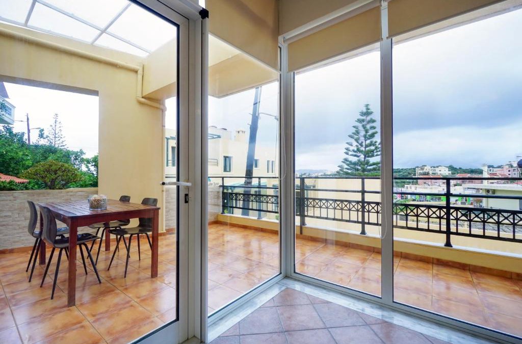 Makrys Tichos Apartment | Sunny Apartment