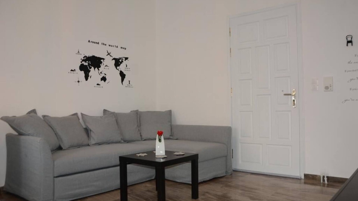 Agios Dimitrios House | Sunny apartment with balcony