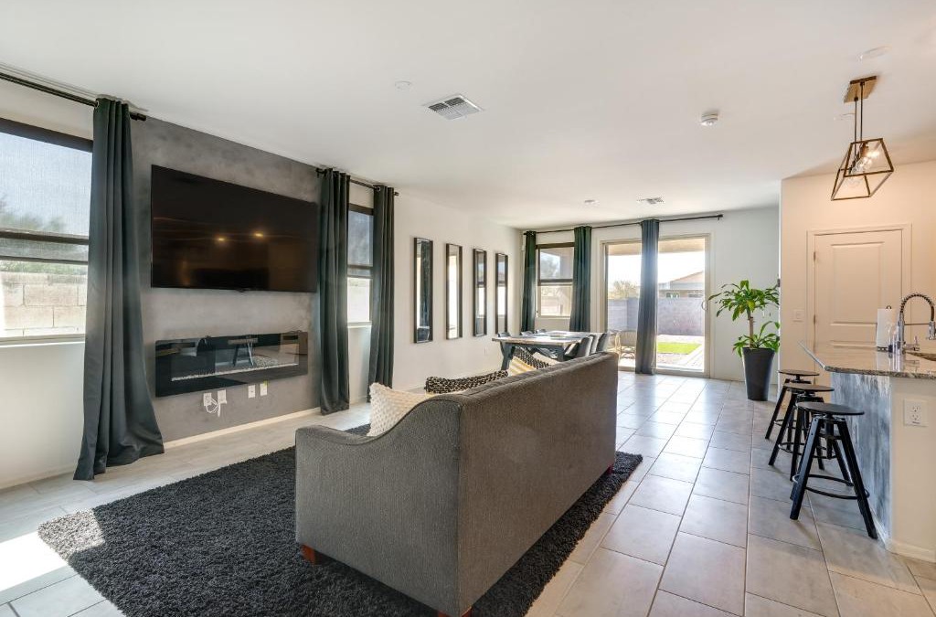 Glendale House | Sunny Arizona Escape with Patio, Grill and Fireplace!
