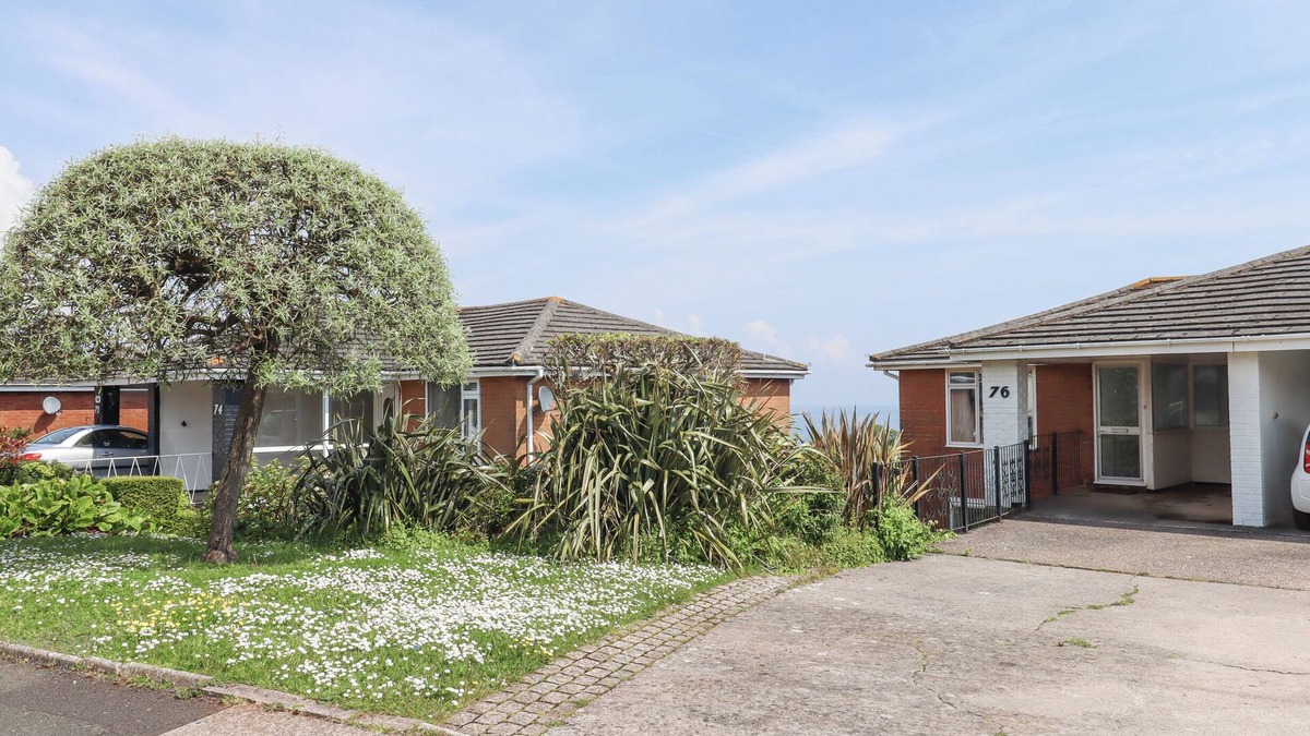 Babbacombe Cottage | SUNNY BANK, family friendly, country holiday cottage in Babbacombe