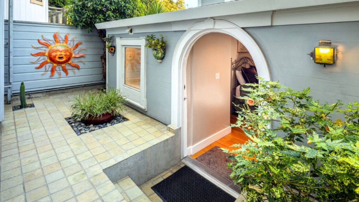 Bernal Heights Condo | Sunny Bernal Heights Casita with Private Entrance