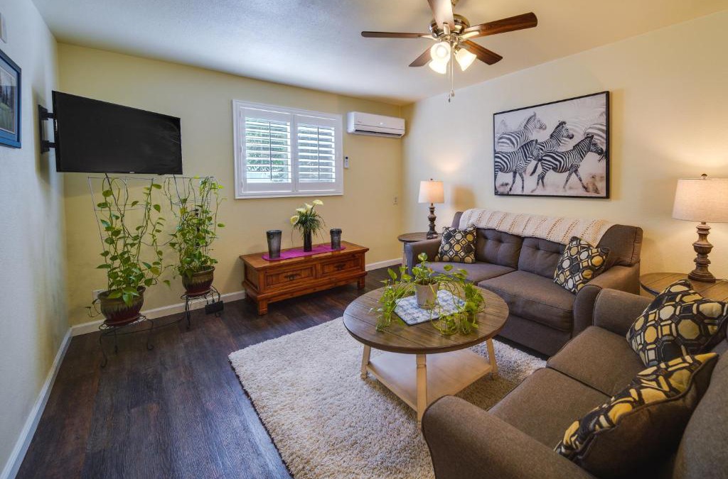 Shasta Lake House | Sunny California Retreat with Pool Access and Patio!