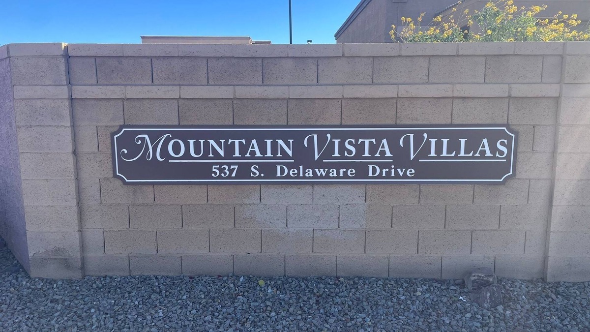 Apache Junction Condo | Sunny condo with pool, spa & Superstition Mountain view. Hiking, golfing & more.
