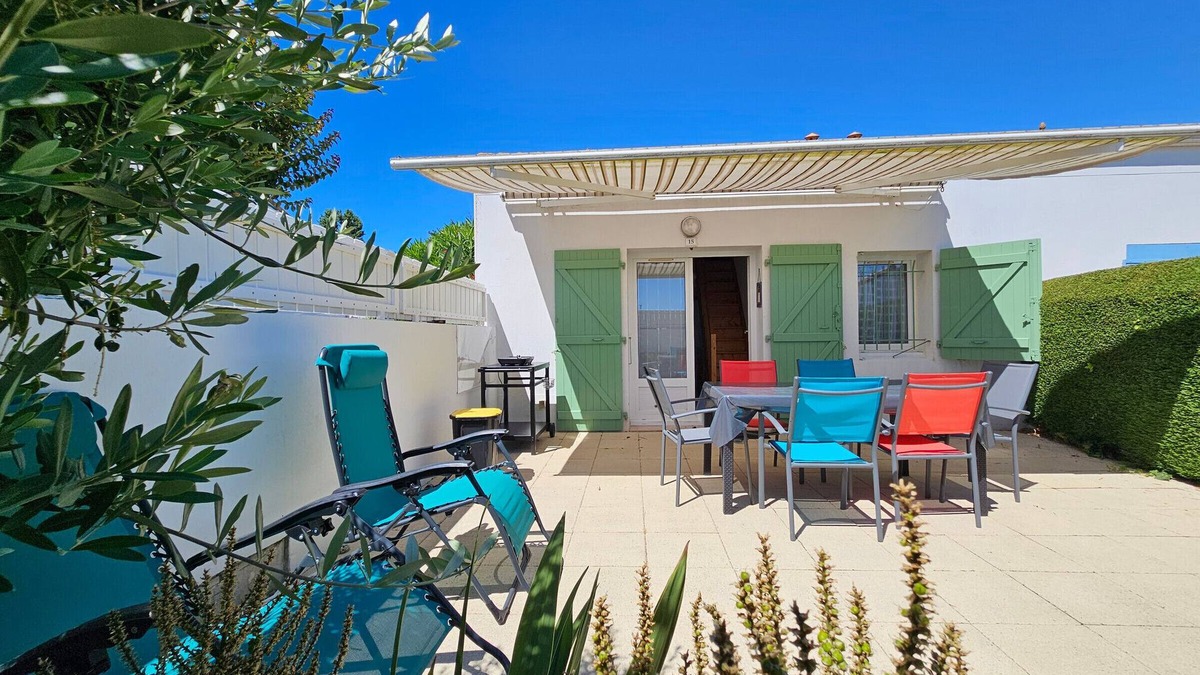 La Faute-sur-Mer House | Sunny Cottage with Pool, 1.8km from Beach in La Faute-sur-Mer