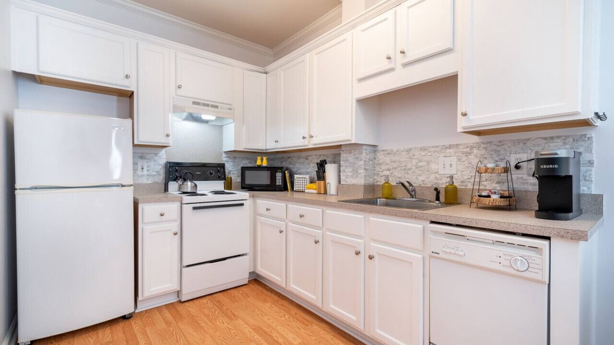 Concord Condo | Sunny Daze · Sunny Daze- Chic condo in Concord close to NASCAR