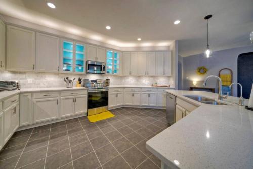 Pflugerville House | Sunny Delight Of Pville - Where Days Are Bright