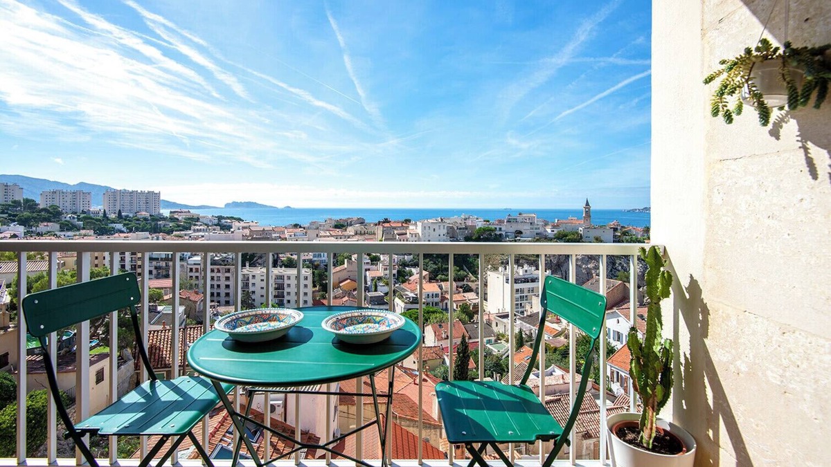 Endoume Apartment | Sunny flat with sea view