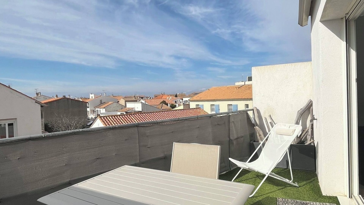 Saintes-Maries-de-la-Mer Apartment | Sunny apartment ☀️ with breathtaking views of Les Saintes, 3 minutes from the beach