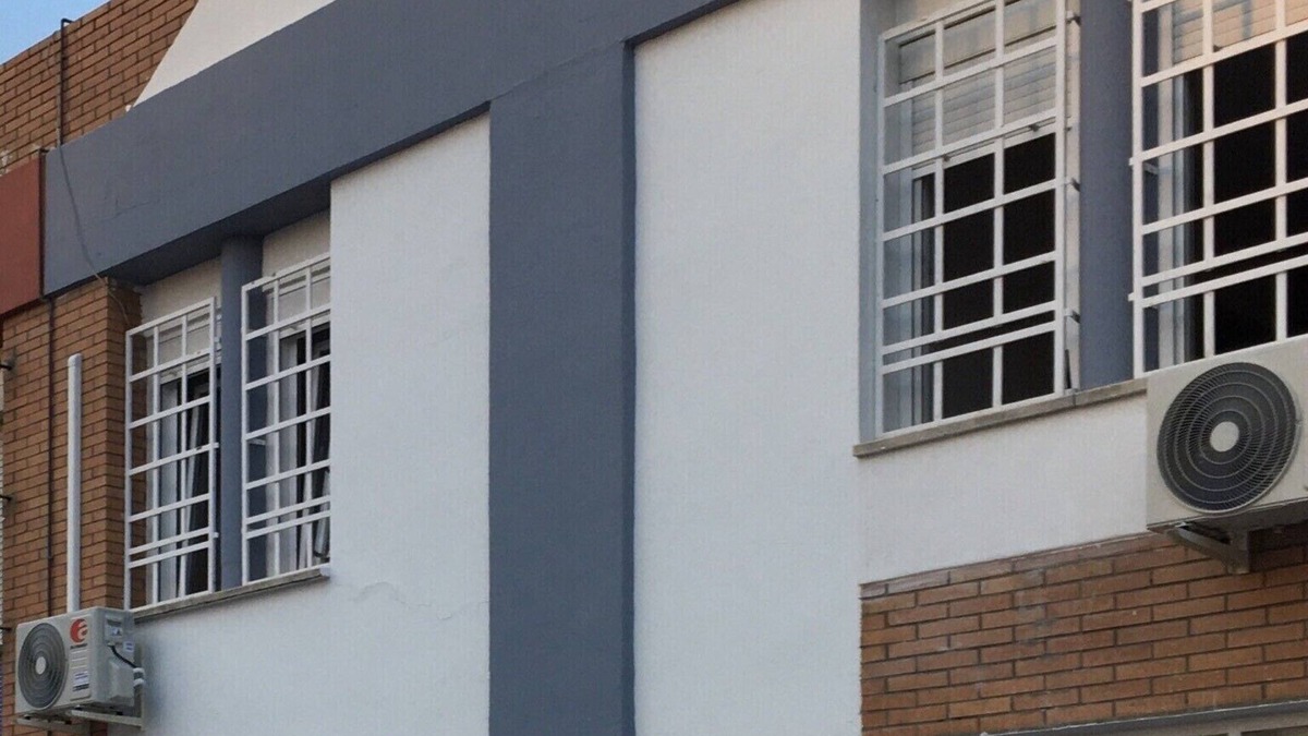 Sevilla Este Ski Chalet | Sunny house in quiet street 800 € weekly