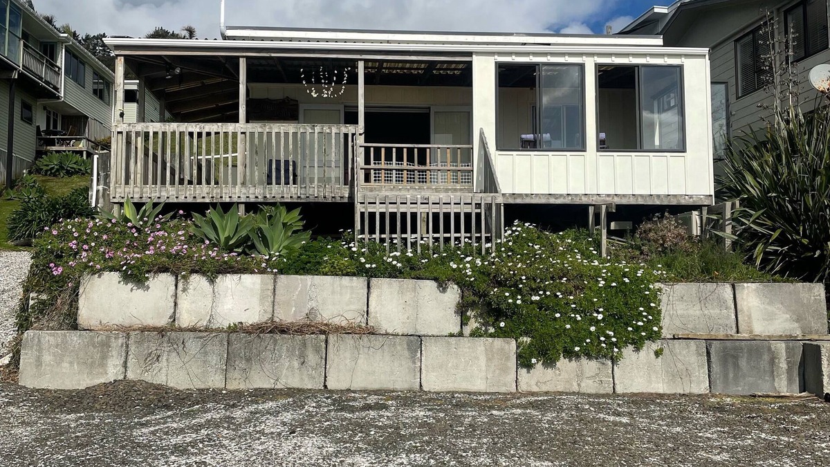 Ahipara House | Sunny Leith 90 Mile Beach