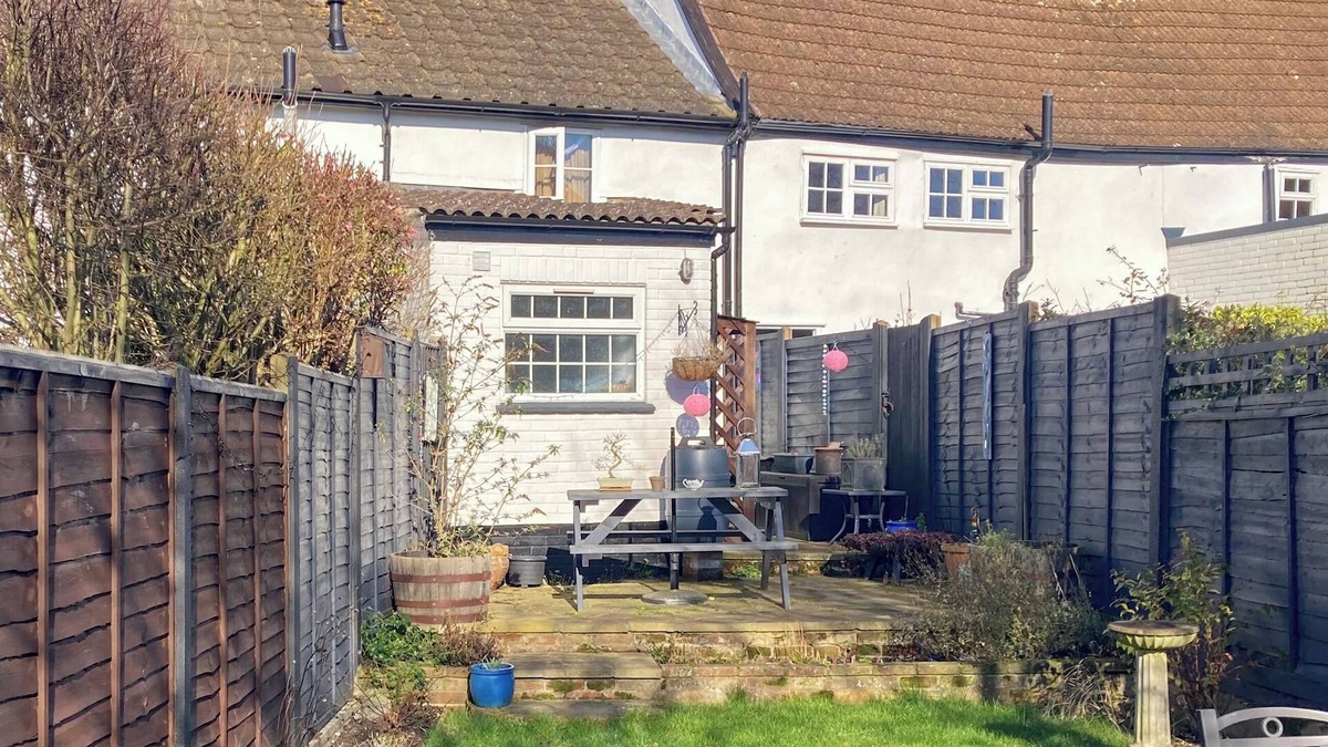 Acton Cottage | Sunny Meadow Cottage
