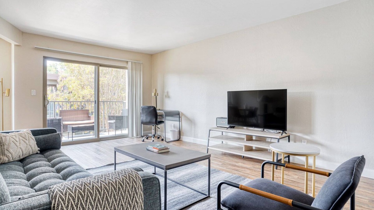 Mountain View Apartment | Sunny Mountain View 2BR w/Pool, Gym, BBQ, 5 min to Target, by Blueground