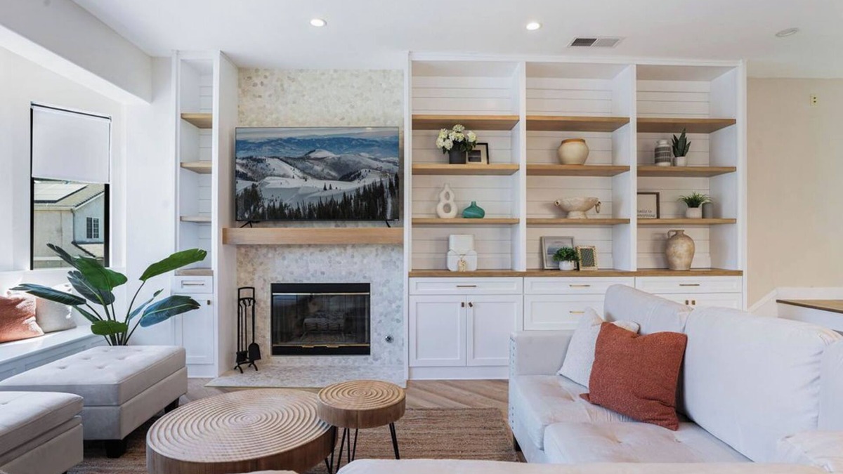 Sunland-Tujunga House | Sunny Remodeled Home In Tujunga next to Universal Studio