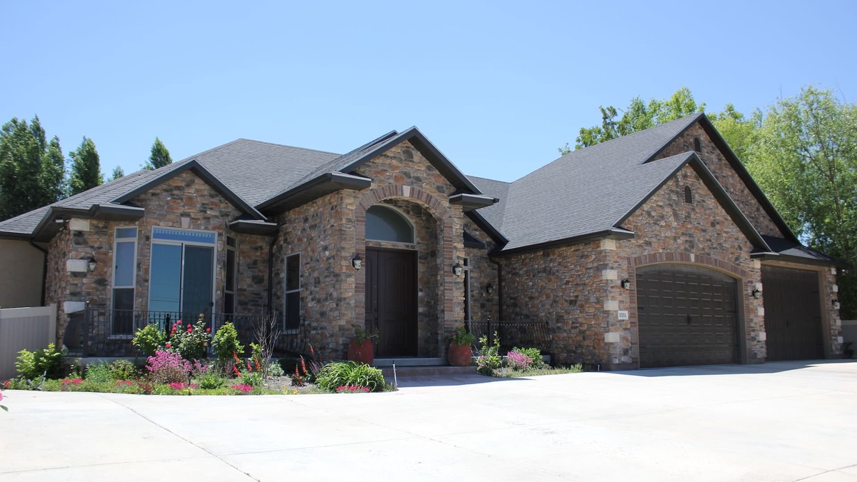 Taylorsville Apartment | Sunny's Garden 4 HomeStay