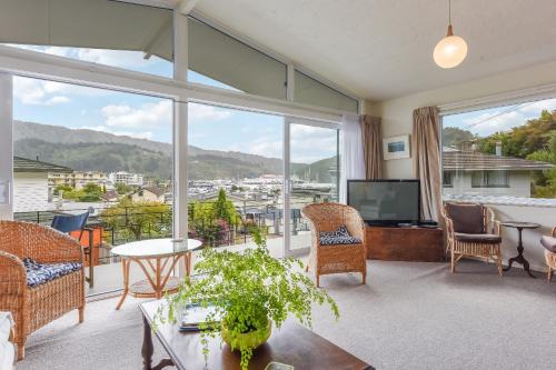Picton House | Sunny Seaview House 5 minute walk to town