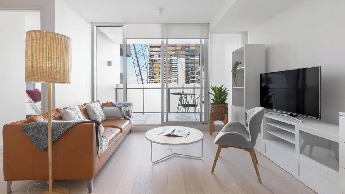 South Yarra Apartment | Sunny Seclusion Minutes from South Yarra Station