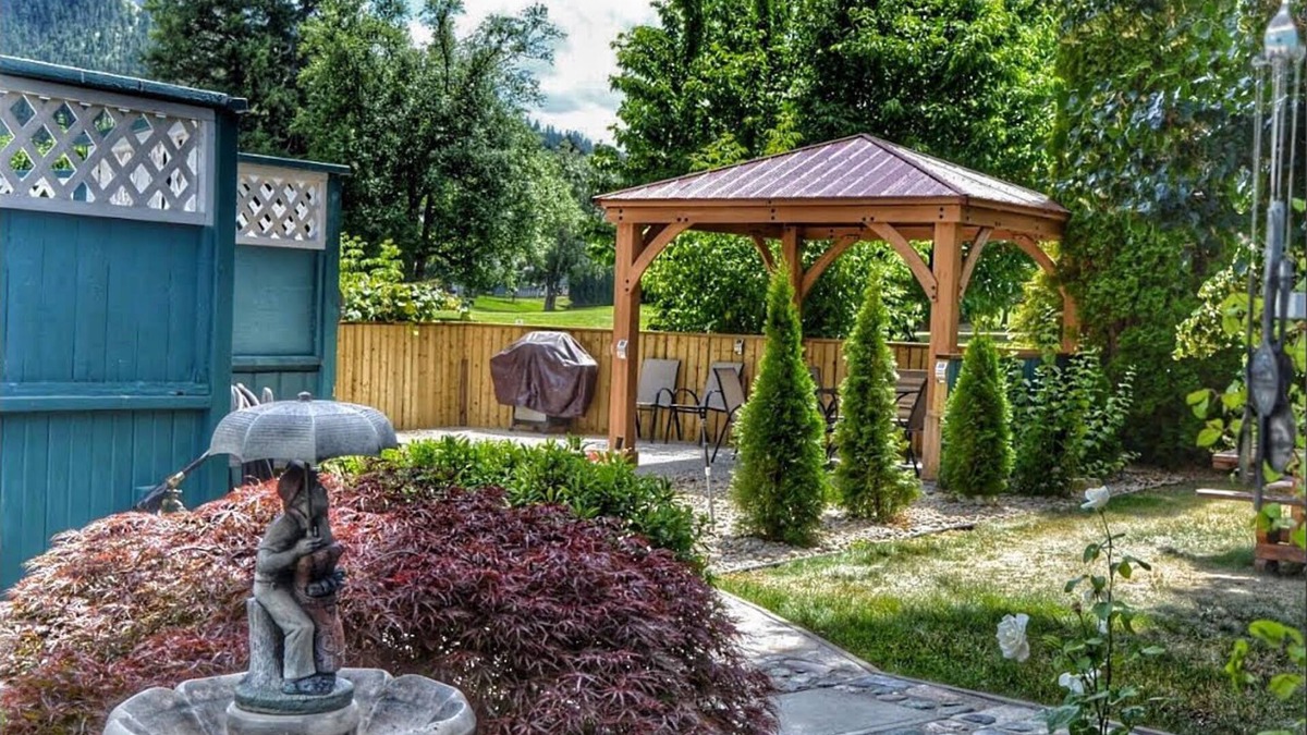 Chase Bed & Breakfast | Sunny Shuswap B&B