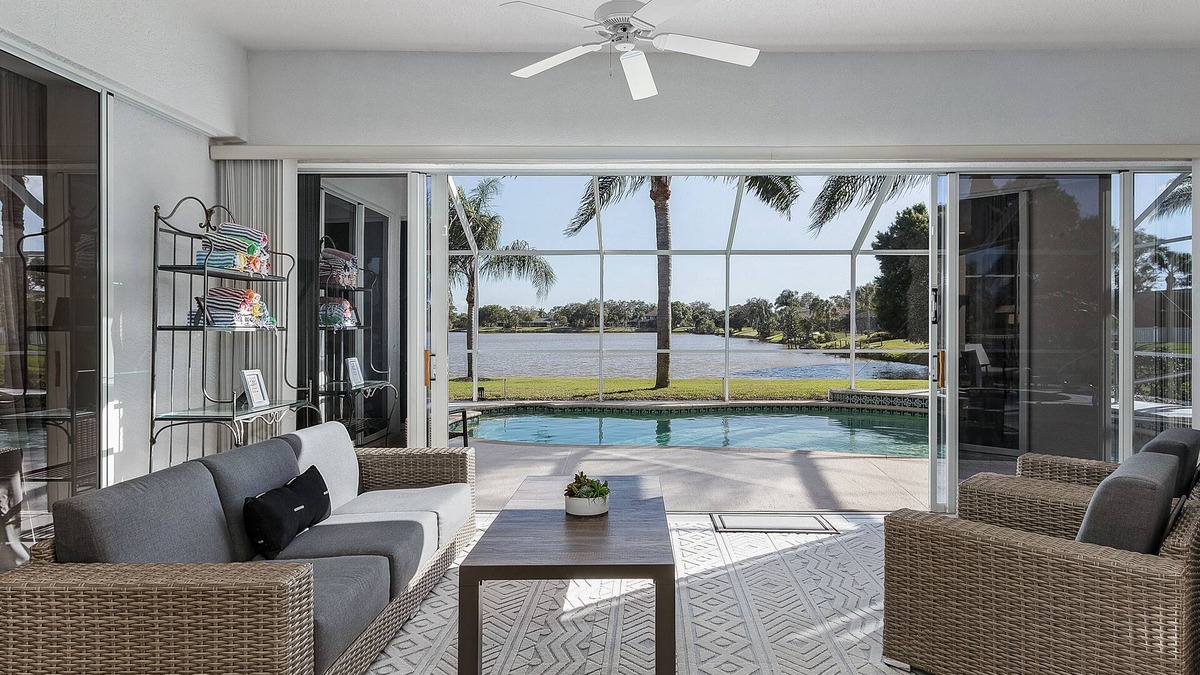 Port Charlotte House | Sunny South-Facing Salt & Heated Pool Spa on FISHING Lake FallWinter 25-26 Avail