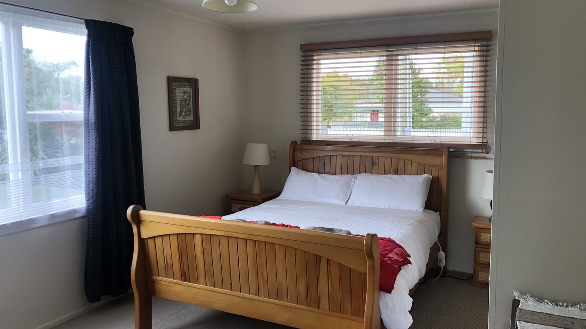 Geraldine House | Sunny spacious well equipped home in Geraldine