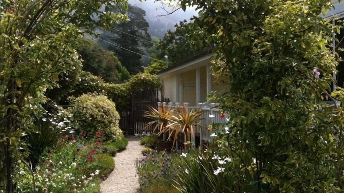 Stinson Beach House | Sunny Stinson Beach - Hot Tub, Fireplace, Garden and Fire Pit