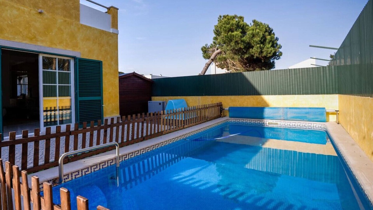 Lagoa de Albufeira Apartment | Sunny Villa in Lagoa de Albufeira - private pool!