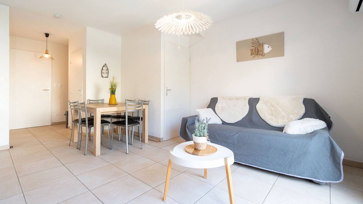 Serignan Villa | Sunny Villa Stay in Sérignan