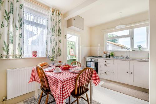 Burmarsh House | Sunnycroft